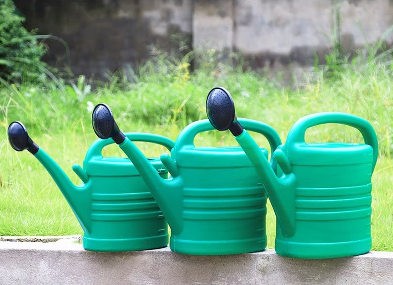 5Large Capacity Long Nozzle Watering Can 5Large Capacity Long Nozzle Watering Can